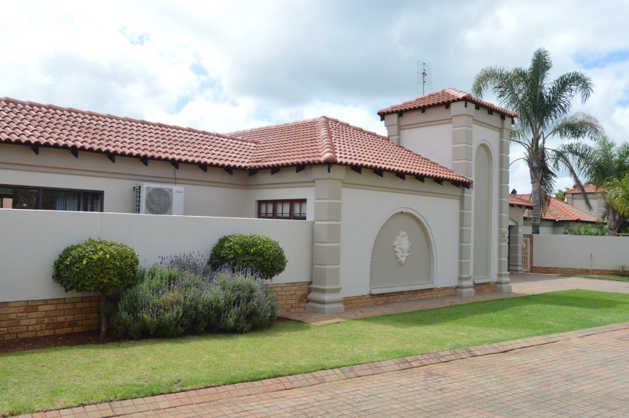 3 Bedroom Property for Sale in Flamwood North West